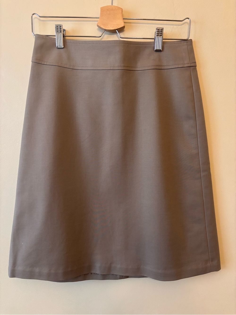 Banana Republic Taupe A-Line Skirt Stretch Women's Size 4 office attire